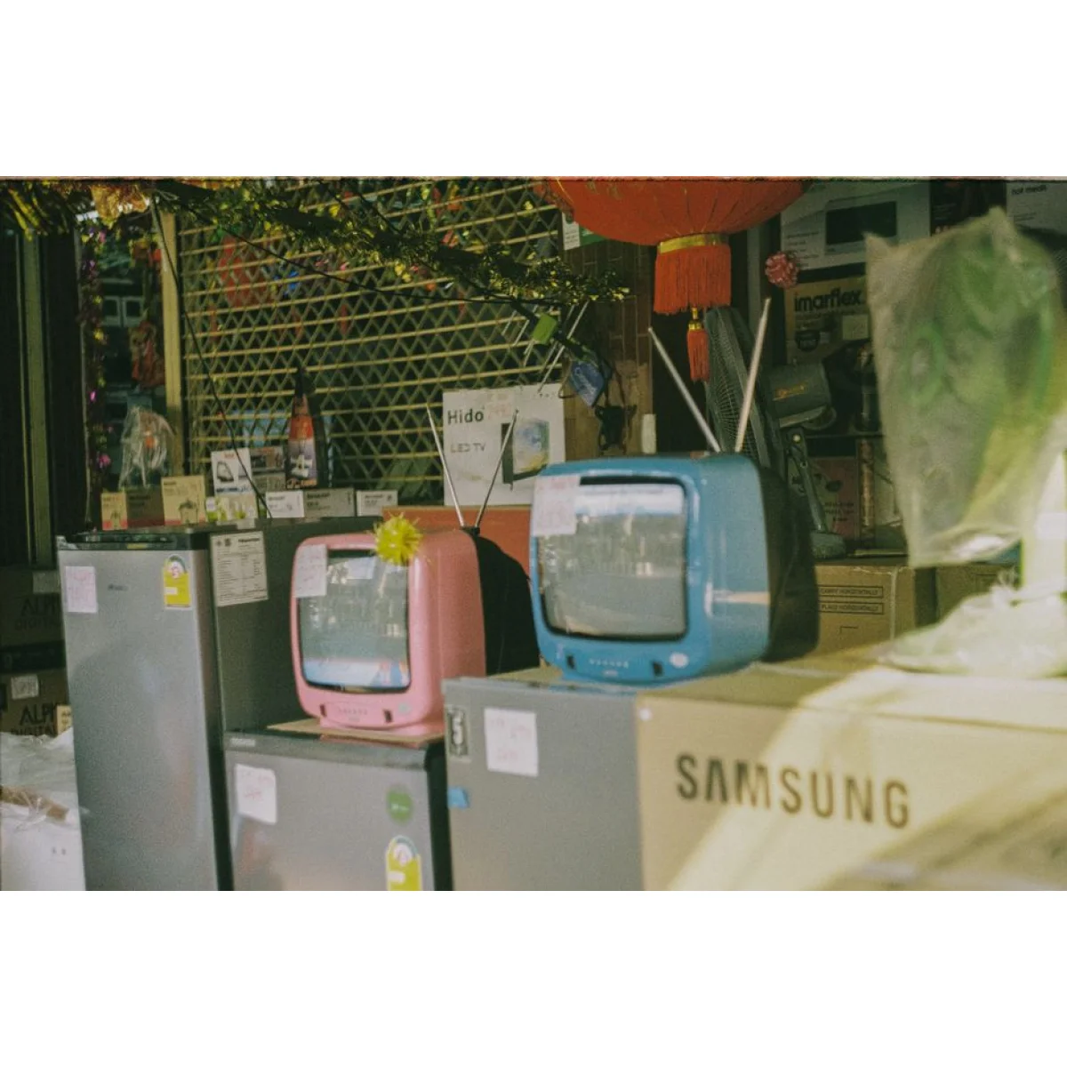 32-Inch HD Smart TV